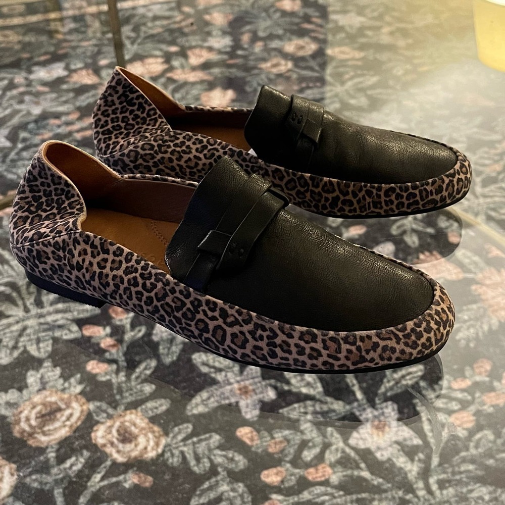 Gentle Souls By Kenneth Cole Womens Flat Loafers Sz 6M Leopard Brown Faux Suede - Picture 1 of 8